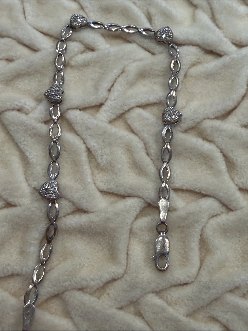 14k white gold pave diamonds Heart Link Bracelet - Sparkling Accent